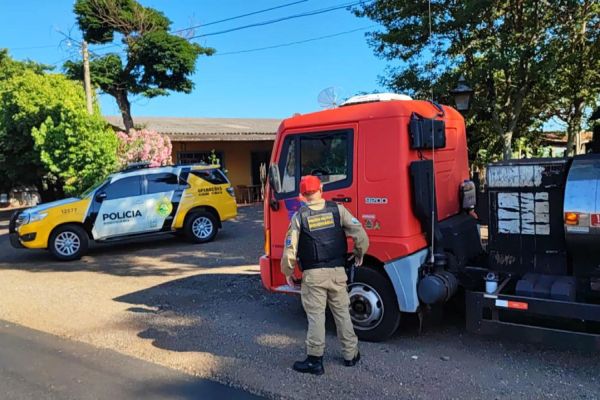 Imagem referente a notícia: Carnaval: PMPR emite 3,3 mil autos de infração e flagra 6,5 mil veículos acima da velocidade