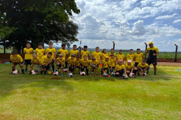 Projeto Talentos de Jesus inicia treinos no Estádio Paulo Godoy e se prepara para competição