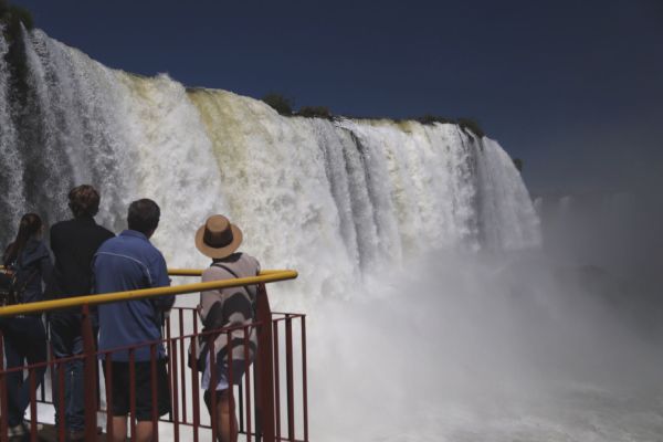 Imagem referente a notícia: Booking elenca os cinco destinos mais acolhedores do Paraná; confira a lista