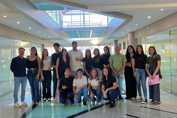 Alunos do Colégio Duque de Caxias recebem capacitação da Agência do Trabalhador e Sala do Empreendedor