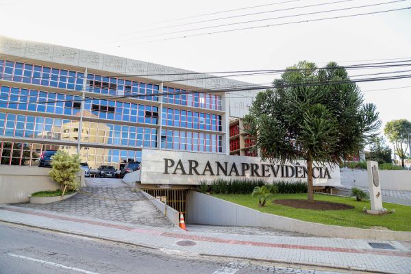 Paranaprevidência: beneficiários devem atualizar dados para evitar bloqueio de pagamentos