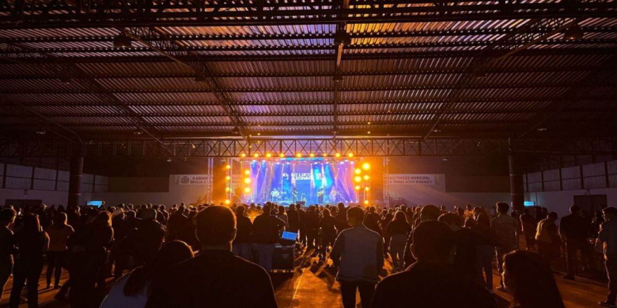Show do Trabalhador reúne comunidade de Corbélia em noite de música e comemoração