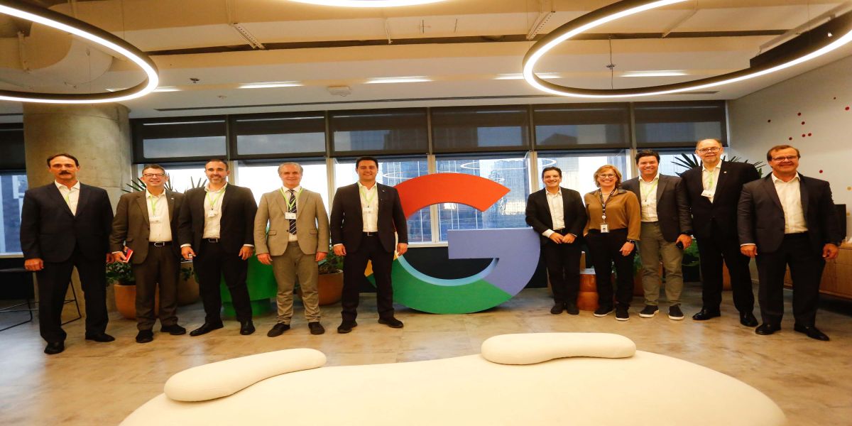 Ratinho Junior sela parceria com o Google para expandir uso de IA e sistemas de gestão