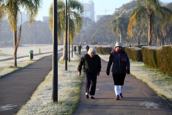 Imagem referente a notícia: Mudança radical: frio intenso provocará queda de até 15ºC nas temperaturas mínimas