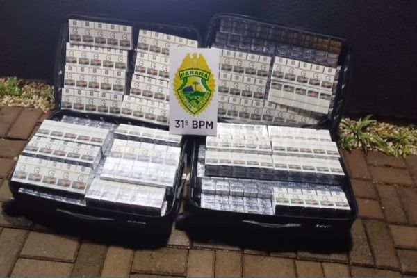 Imagem referente a notícia: Patrulha Rural apreende carga de cigarros contrabandeados em ônibus de linha