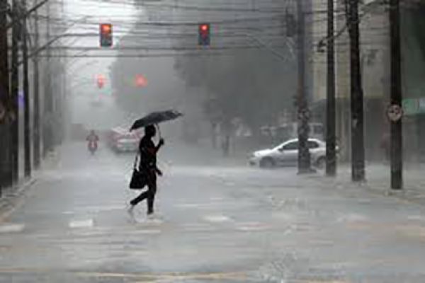 Tempestades e baixas temperaturas: frente fria traz mudanças bruscas a partir de domingo