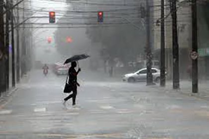 Tempestades e baixas temperaturas: frente fria traz mudanças bruscas a partir de domingo