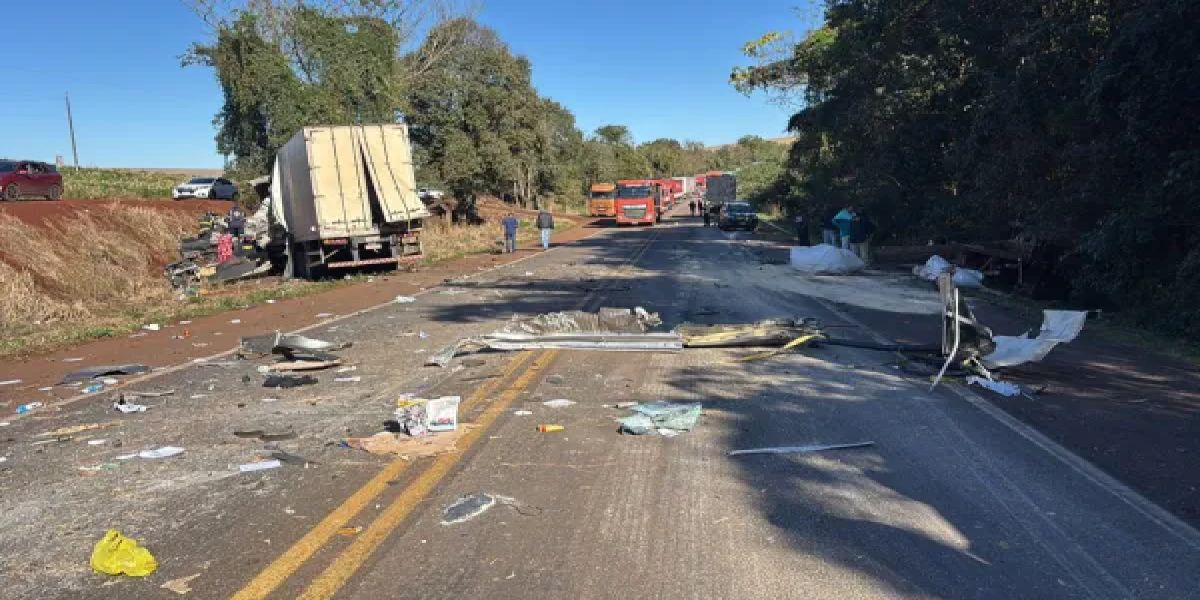 Acidente com seis veículos interdita a BR-369 em Ubiratã