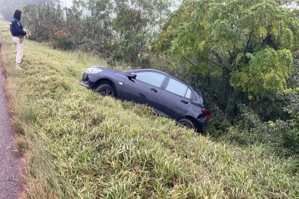Tentativa de ultrapassagem provoca acidente com capotamento na BR-369