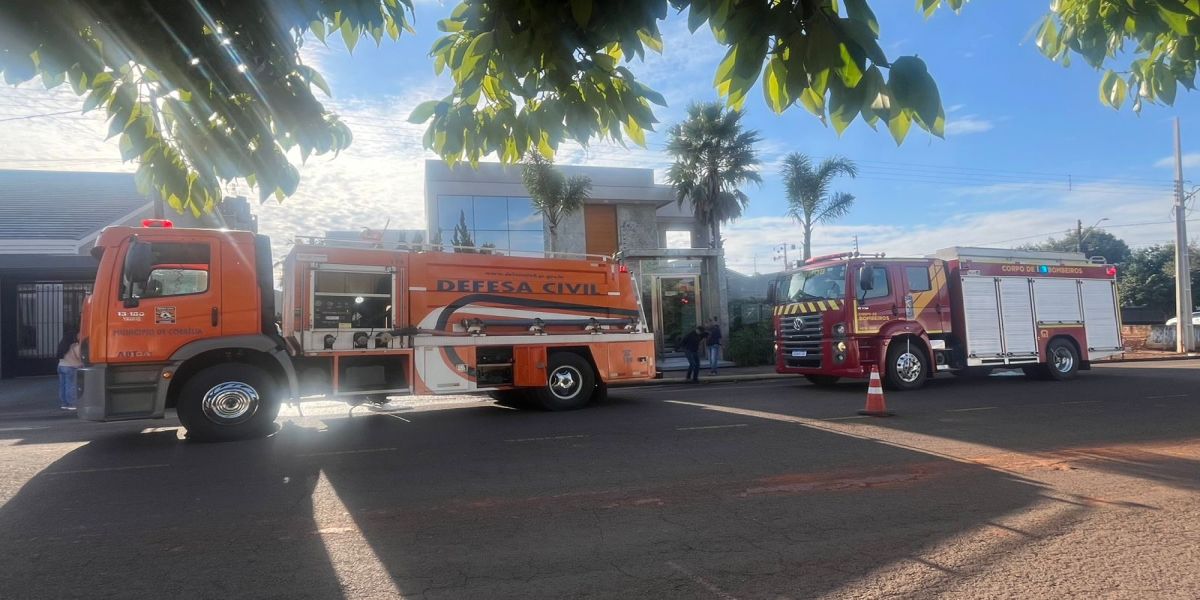 Incêndio atinge residência no centro de Corbélia e mobiliza equipes de emergência