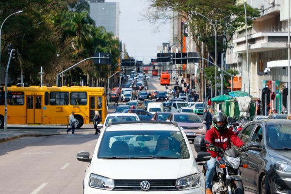 Imagem referente a notícia: Com plano inédito de segurança no trânsito, Paraná quer reduzir mortes nas vias em 50%