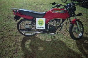 Imagem referente a notícia: Polícia Militar flagra adulteração de placa durante atendimento de acidente