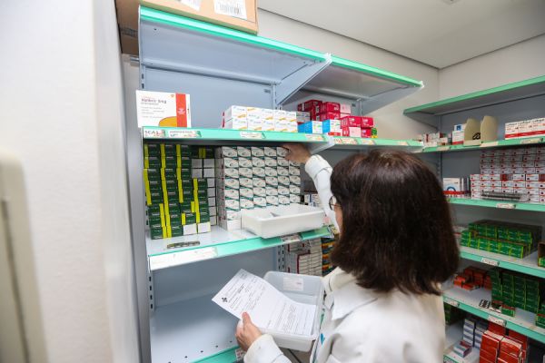 Imagem referente a notícia: Paraná isenta de ICMS seis novos medicamentos contra o câncer