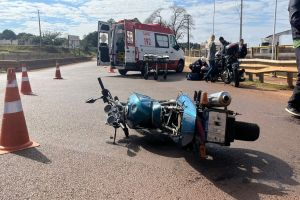 Imagem referente a notícia: Acidente entre carro e moto mobiliza atendimento no trevo de acesso a Corbélia