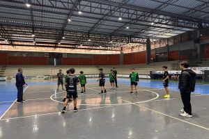 Imagem referente a notícia: Corbélia disputa Campeonato Paranaense de Handebol Sub-14 com equipe 100% local