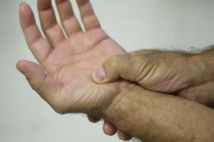 Imagem referente a notícia: Lei define fibromialgia como deficiência em todo país a partir de 2026