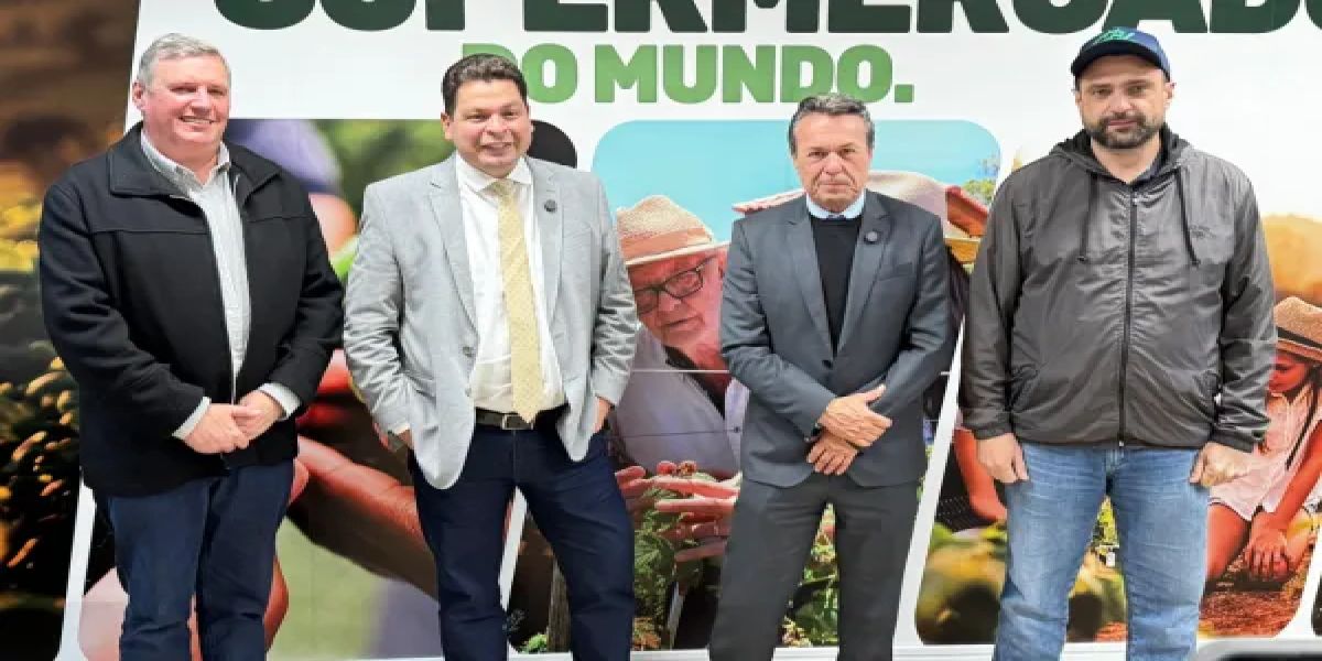 Governo do Paraná repassa R$ 3,7 milhões em máquinas pesadas para Corbélia