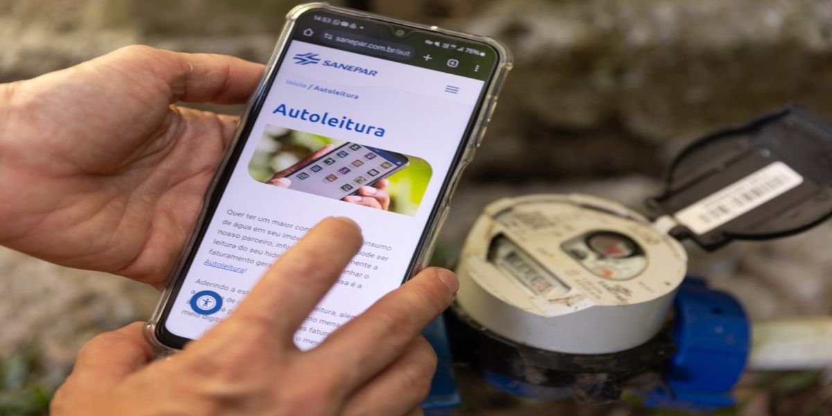 Clientes da Sanepar podem fazer leitura do hidrômetro usando aplicativo ou site