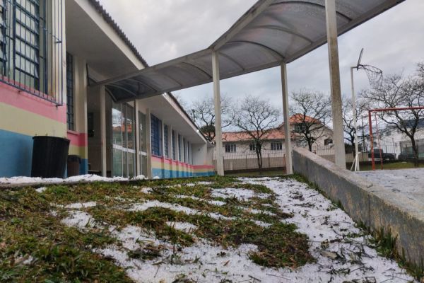 Imagem referente a notícia: Tempestades com raios e granizo se afastam do Paraná nesta quarta, prevê Simepar