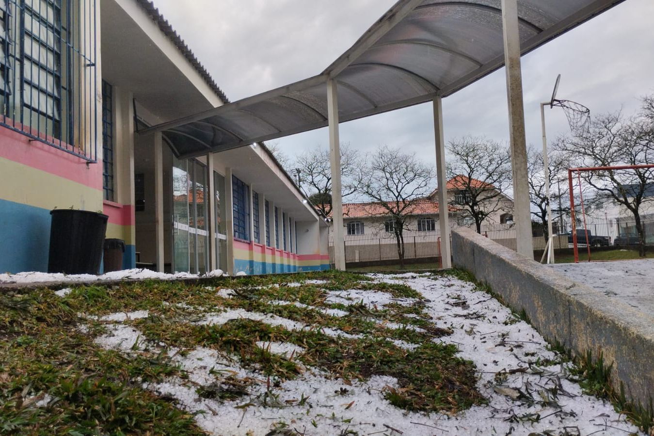 Tempestades com raios e granizo se afastam do Paraná nesta quarta, prevê Simepar