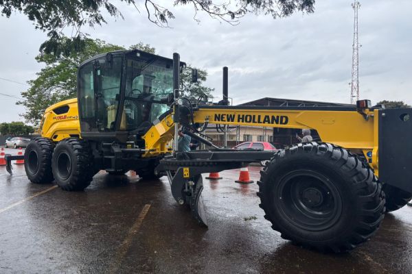 Imagem referente a notícia: Corbélia é contemplada com novas máquinas agrícolas em programa do Governo do Estado