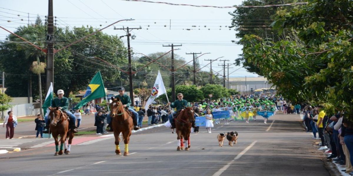 Corbélia realiza maior desfile cívico de sua história no 7 de Setembro