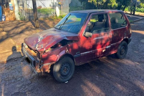 Imagem referente a notícia: Colisão frontal entre moto e Fiat Uno deixa motociclista ferido em Corbélia