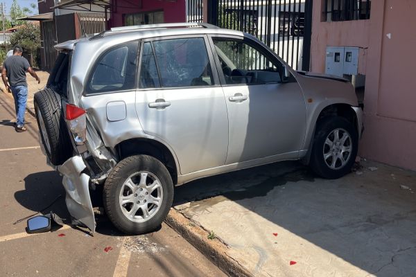 Colisão entre veículos causa danos materiais em Corbélia