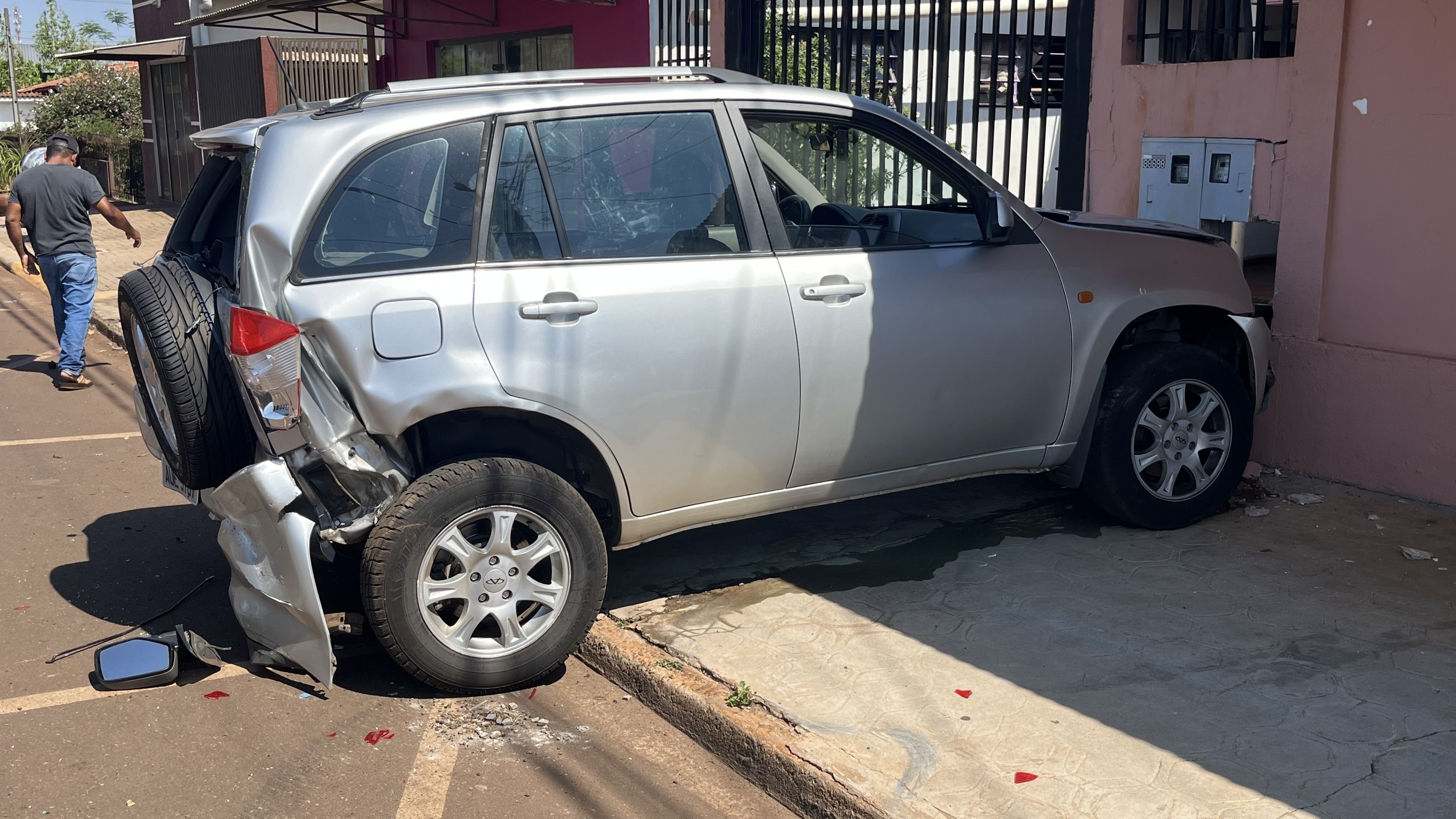 Colisão entre veículos causa danos materiais em Corbélia