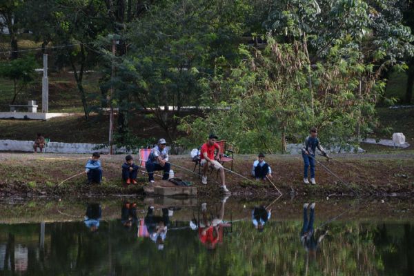 Lago Primavera recebe dia de pesca e atrai centenas de participantes em Corbélia