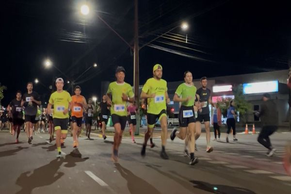 2ª Corrida Noturna das Flores reúne atletas e comunidade em Corbélia