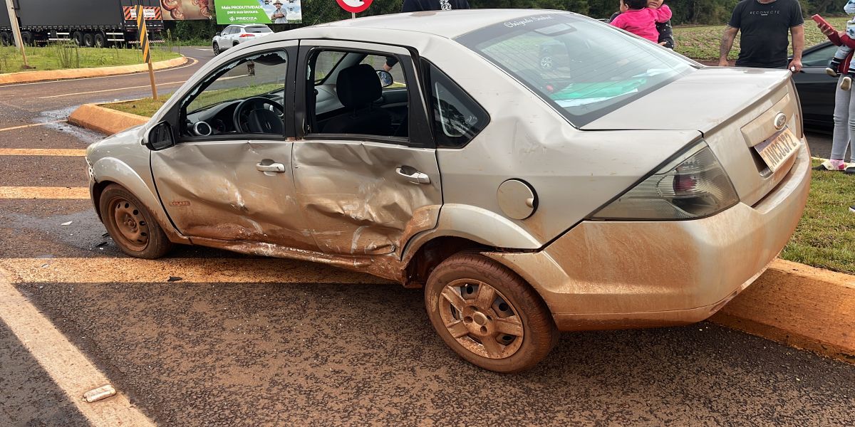 Mãe, filha e bebê ficam feridas em grave acidente na BR-369 em Cascavel