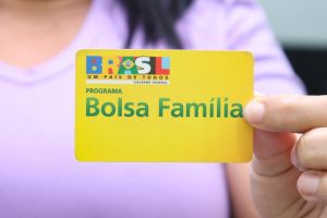 Imagem referente a notícia: Em 6 meses, mais de 100 famílias deixam o Bolsa Família após conquistar autonomia em Corbélia