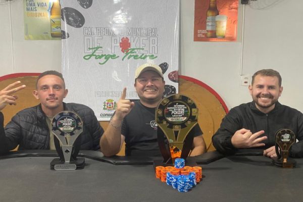 Imagem referente a notícia: Grande final do Campeonato Municipal de Poker Jorge Freire consagra Leonardo Durigon como campeão