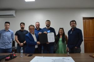 Imagem referente a notícia: Corbélia vive o "Dia das Ordens de Serviço": nova etapa de pavimentação de quase R$ 8 milhões vai beneficiar Centro e distritos da Penha e Ouro Verde do Piquiri