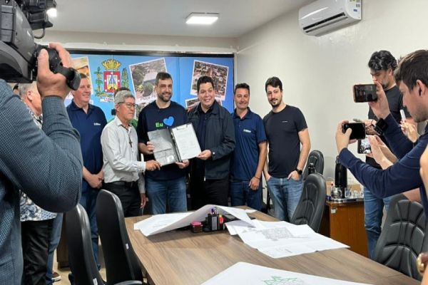 Imagem referente a notícia: Prefeitura de Corbélia autoriza nova etapa de pavimentação asfáltica: investimento de mais de R$ 8 milhões