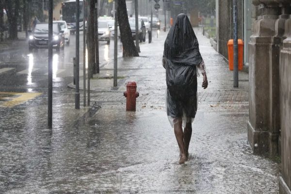 Imagem referente a notícia: Defesa Civil alerta população para tempestade no Sul e Centro-Oeste
