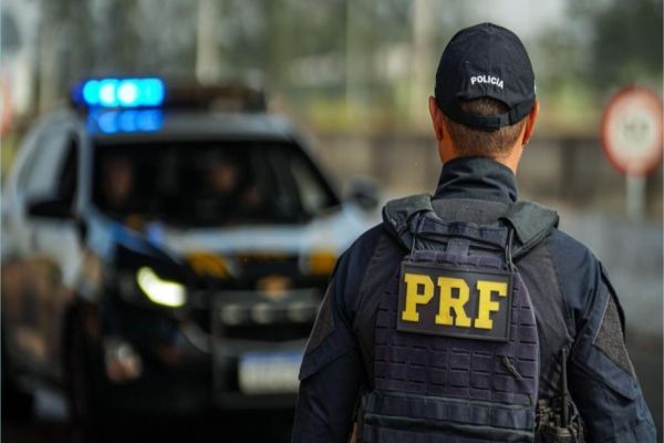 Imagem referente a notícia: PRF reforça policiamento na BR-369 durante o mês de dezembro para reduzir acidentes e ampliar a segurança viária