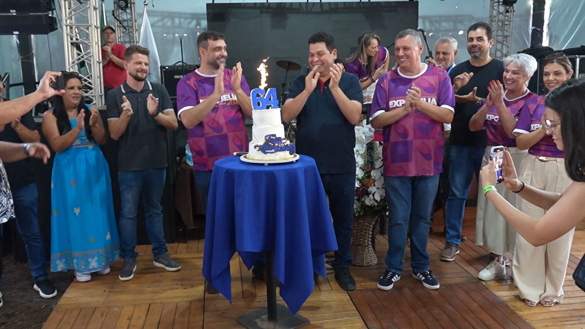 Expobélia 2025 celebra os 64 anos de Corbélia com homenagens, investimentos e tradicional corte do bolo