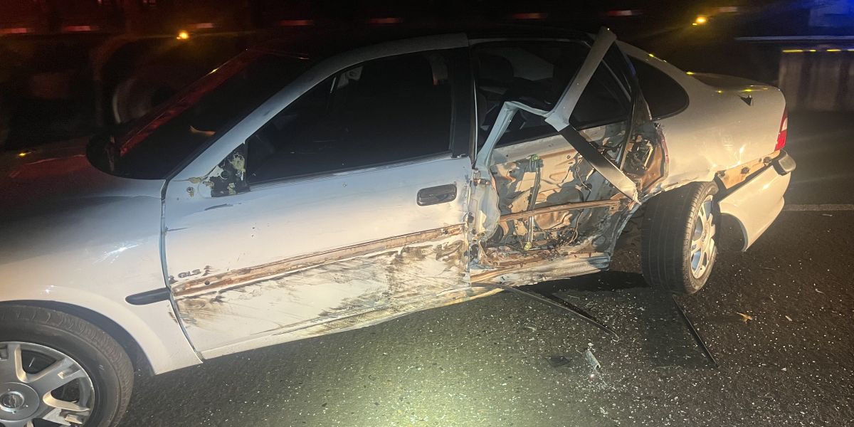 Colisão lateral entre dois veículos é registrada na BR-369 em Corbélia