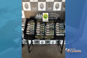 Imagem referente a notícia: Patrulha Rural apreende cigarros de origem estrangeira em ônibus em Corbélia