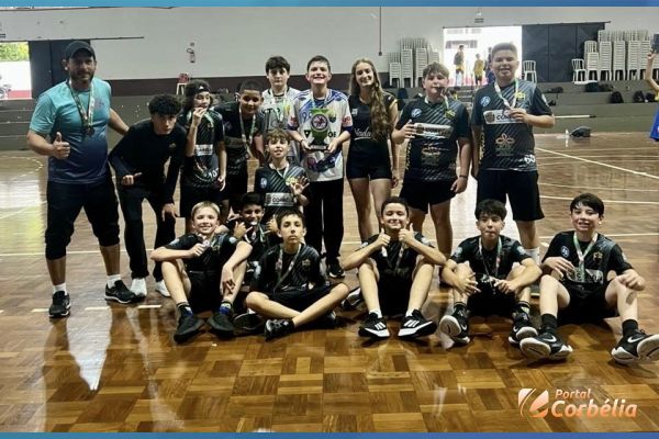 Imagem referente a notícia: Handebol Sub-12 de Corbélia é vice-campeão em festival estadual