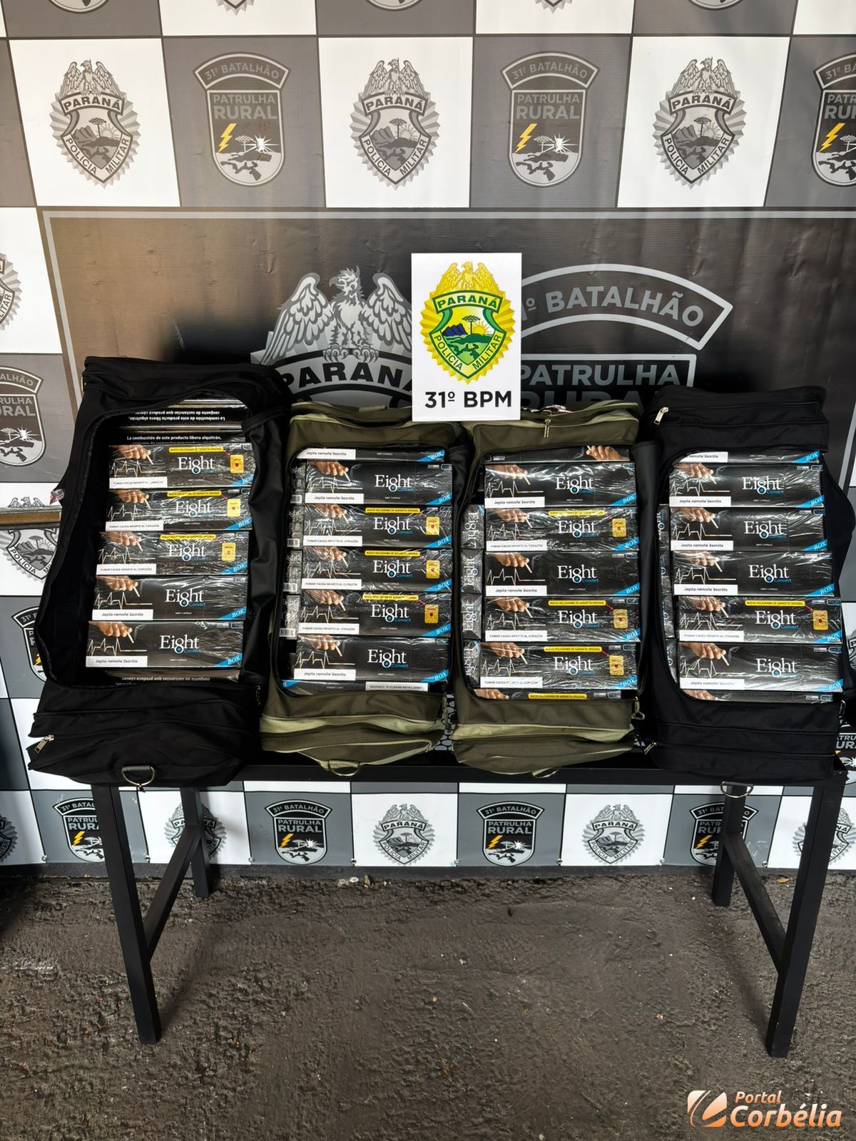 Patrulha Rural apreende cigarros de origem estrangeira em ônibus em Corbélia