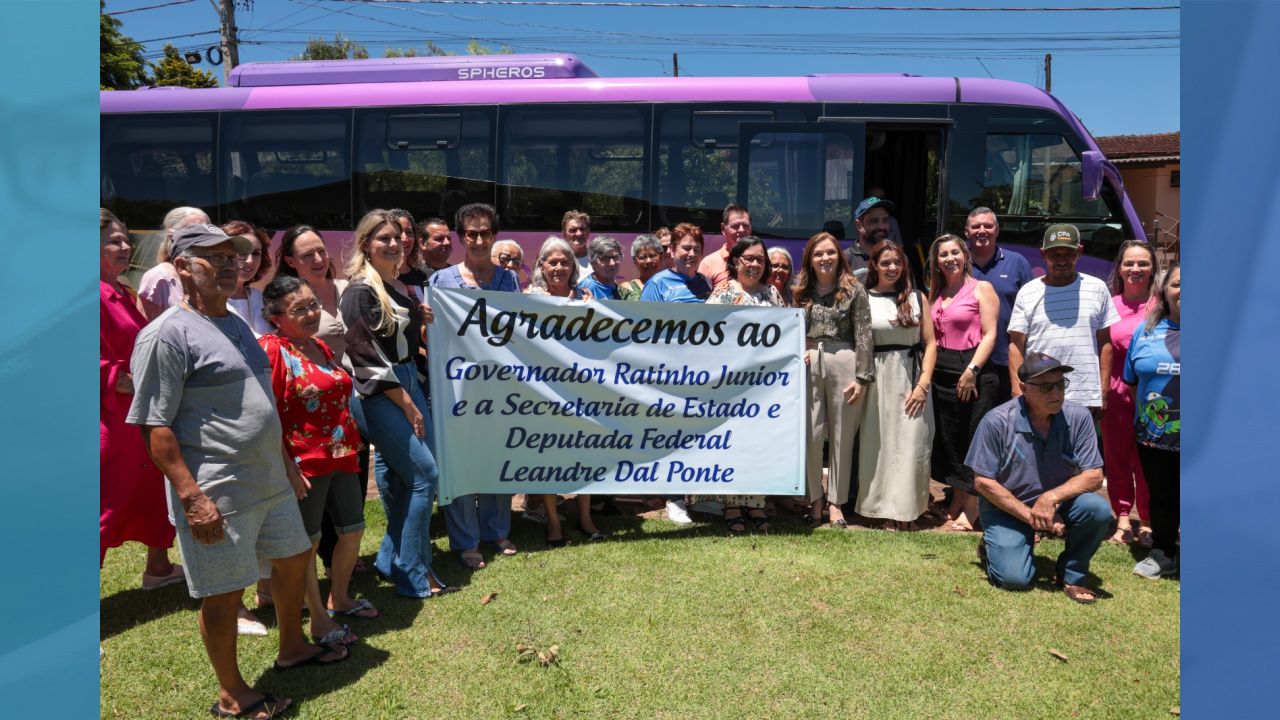 Corbélia recebe ônibus adaptado para idosos e veículo para o Conselho da Mulher