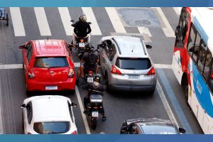 Imagem referente a notícia: Regras para ciclomotores já estão valendo; saiba mais