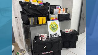 Imagem referente a notícia: Polícia Militar apreende cigarros e eletrônicos em ônibus na BR-369, em Corbélia