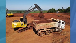 Imagem referente a notícia: Com aporte de R$ 1,46 bilhão, Paraná amplia frota de máquinas agrícolas nos municípios