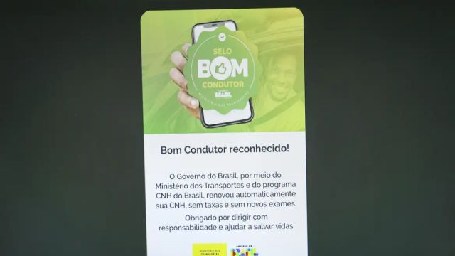 Imagem referente a notícia: Renovação automática de CNH beneficia 300 mil na primeira semana