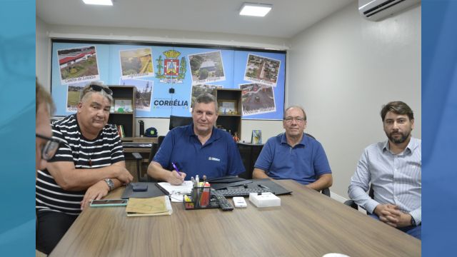 Imagem referente a notícia: Prefeito em exercício autoriza pavimentação asfáltica da Estrada Santa Rosa