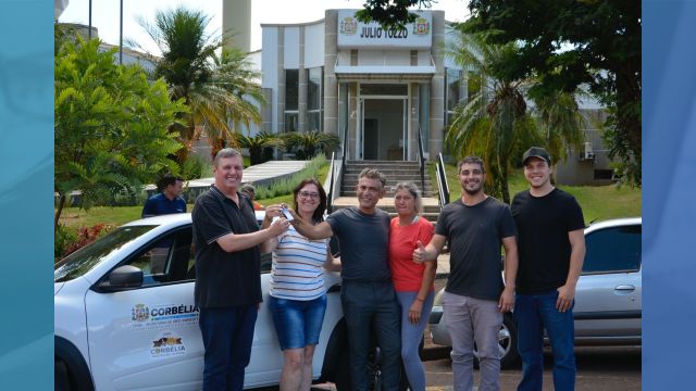 Imagem referente a notícia: Prefeitura entrega veículo para fortalecer a causa animal em Corbélia